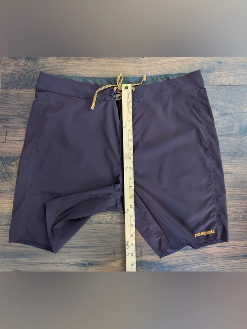 Patagonia Men’s Hydropeak Boardshorts Obsidian Plum Size 36